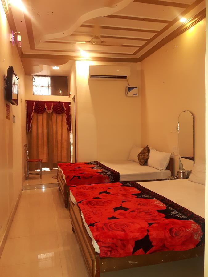 Hotel Lovely 阿杰梅尔 外观 照片