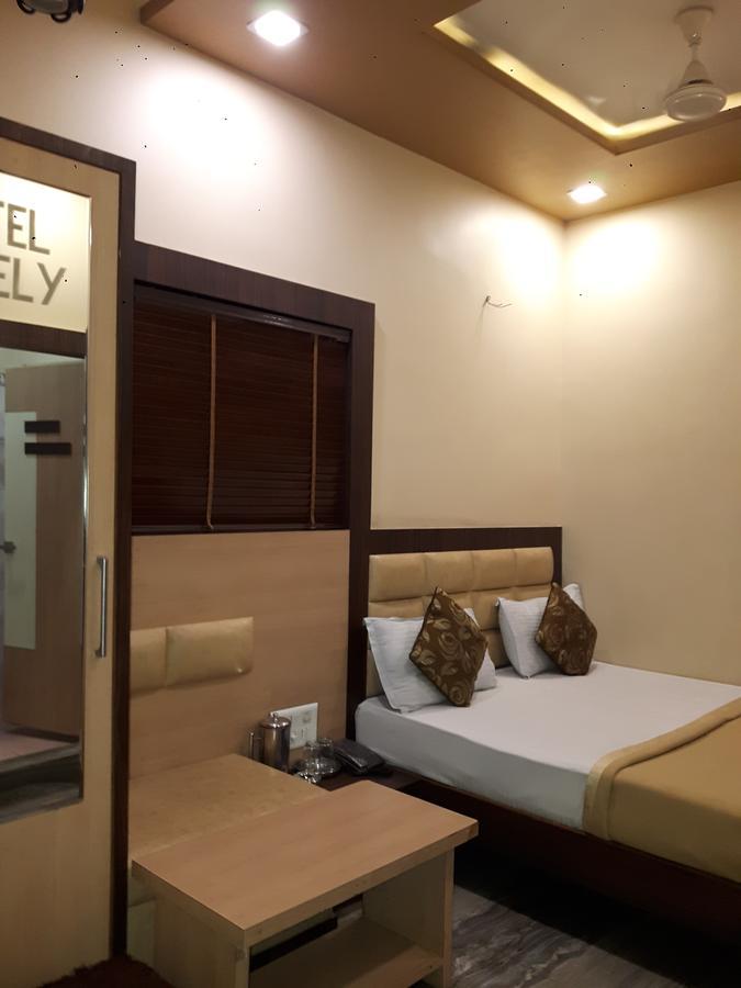 Hotel Lovely 阿杰梅尔 外观 照片