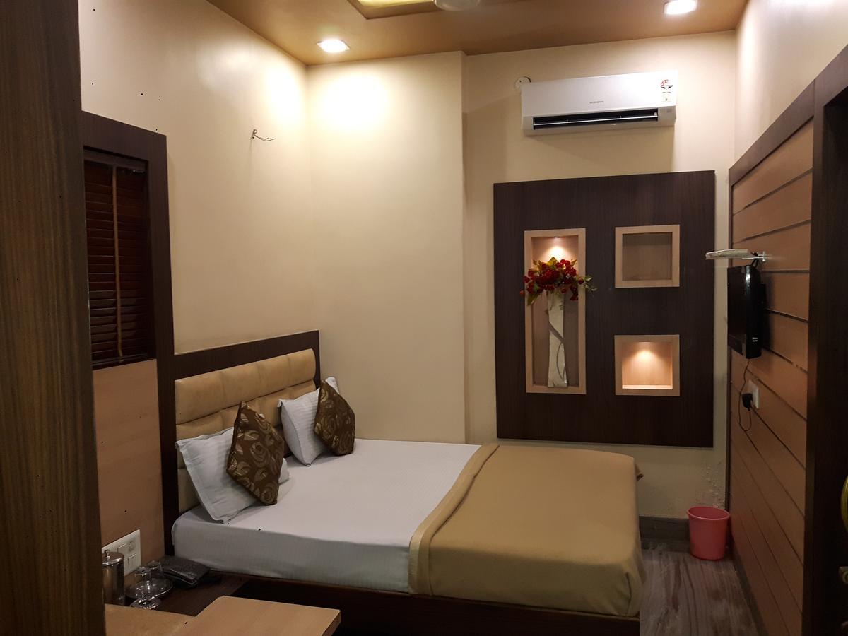 Hotel Lovely 阿杰梅尔 外观 照片