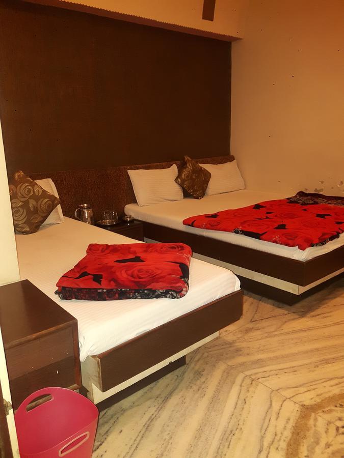Hotel Lovely 阿杰梅尔 外观 照片